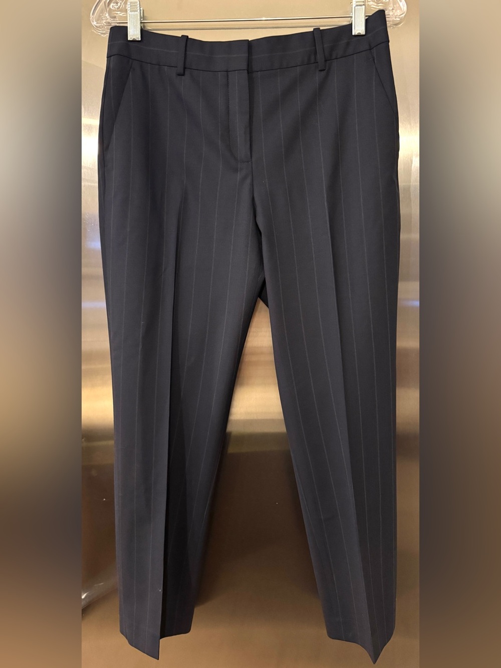 Theory Treeca2 Navy Wool Pinstripe straight fit crop trouser. Sz 4. A+ Condition